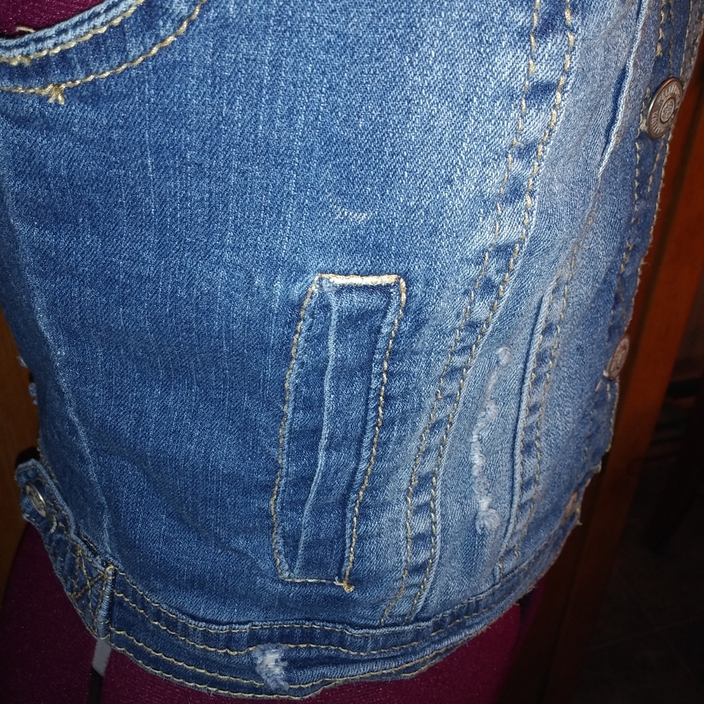 Wallflower Distressed Cropped Blue Denim Vest - Picture 5 of 8